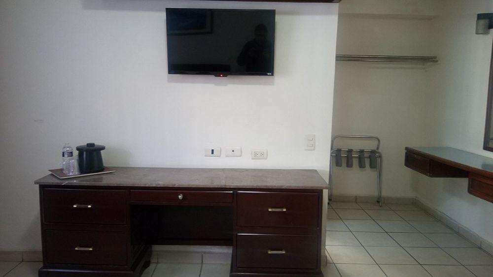 Hotel Bugambilia Hermosillo Kültér fotó