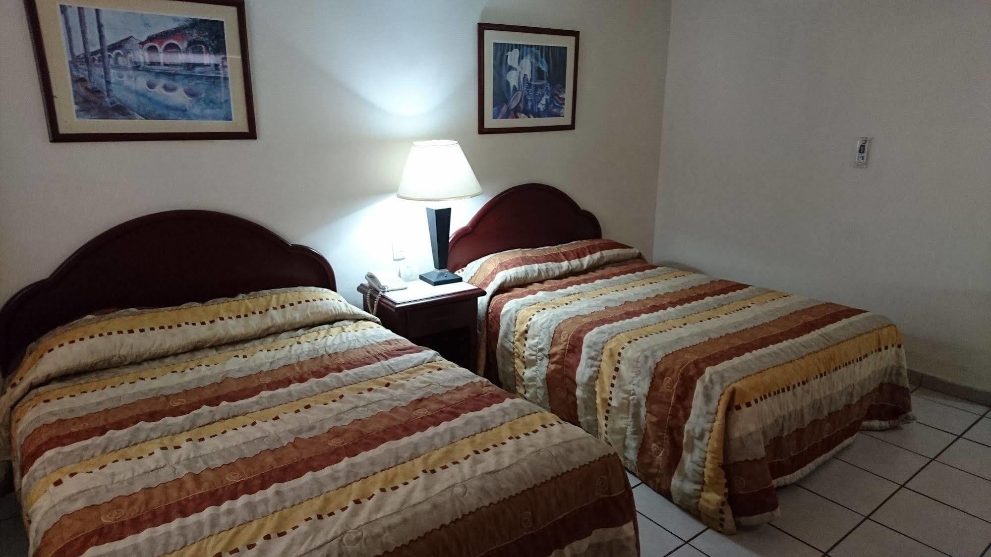 Hotel Bugambilia Hermosillo Kültér fotó