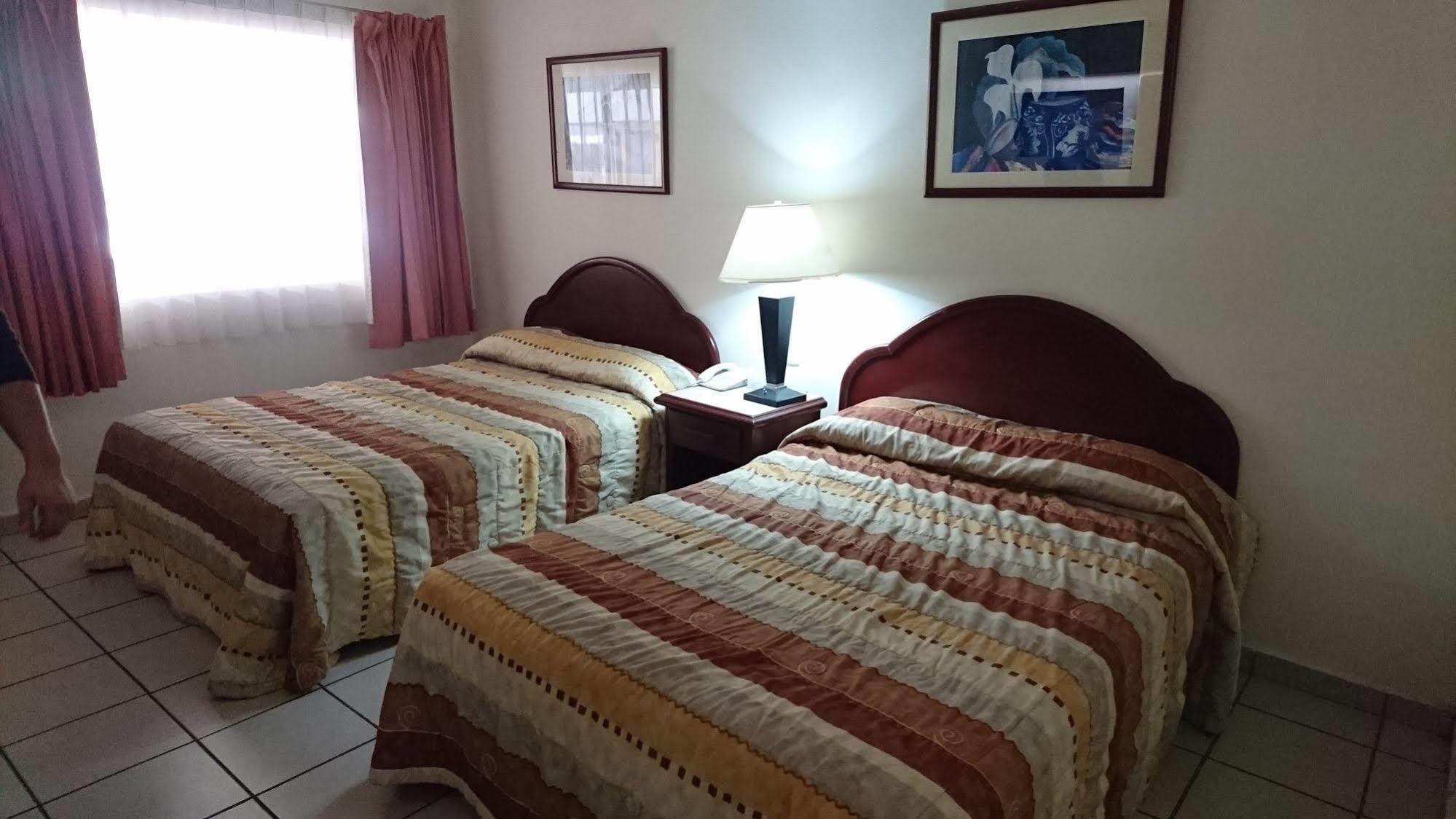 Hotel Bugambilia Hermosillo Kültér fotó